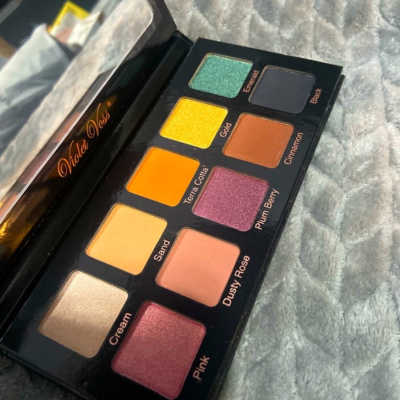 Violet Voss Essentials Pro Series - Picture 1 of 1